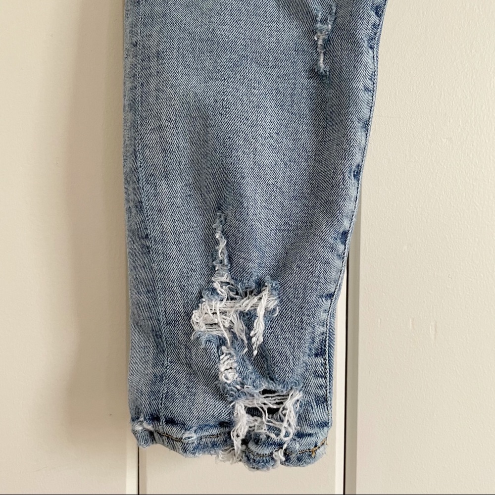 Agolde Sophie Crop Jean with Distressed Hem - Picture 6 of 16